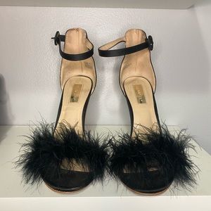 Black Feathered heel